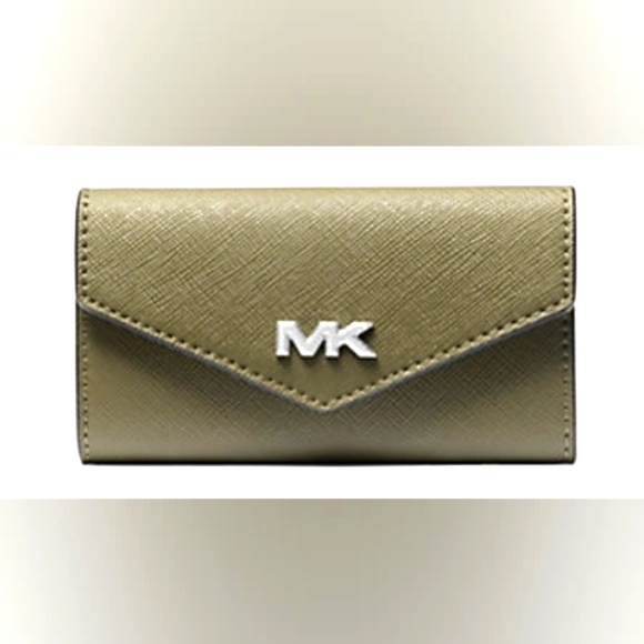 MICHAEL KORS Rivington Leather Key Holder - Picture 1 of 3